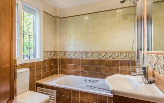 Villa de 7 dormitorios en  Benahavis