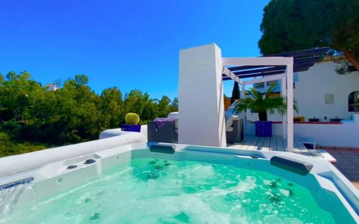 Apartamento de 3 dormitorios en  Benahavis