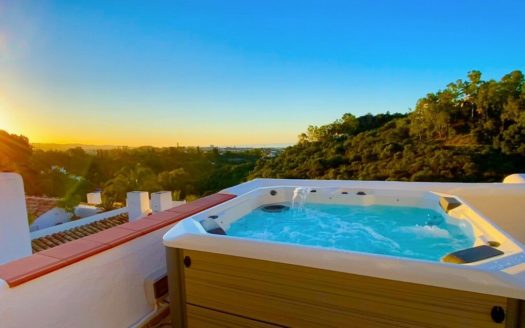 Apartamento de 3 dormitorios en  Benahavis