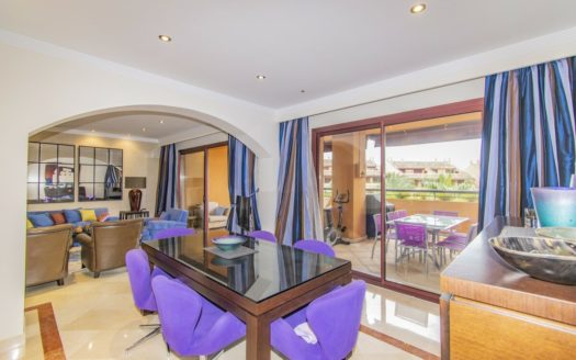 Ático de 3 dormitorios en Bahia de Marbella