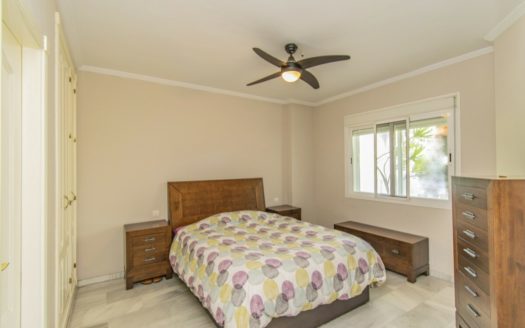 Apartamento de 2 dormitorios en Nueva Andalucia