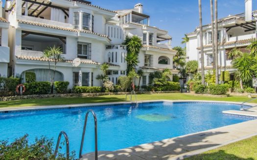 Apartamento de 2 dormitorios en Nueva Andalucia