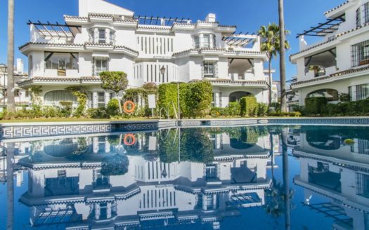 Apartamento de 2 dormitorios en Nueva Andalucia