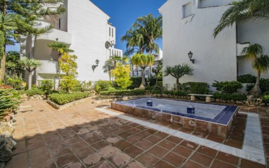 Apartamento de 2 dormitorios en Nueva Andalucia