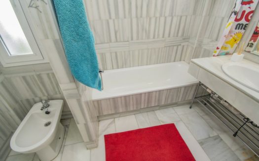 Apartamento de 2 dormitorios en Nueva Andalucia