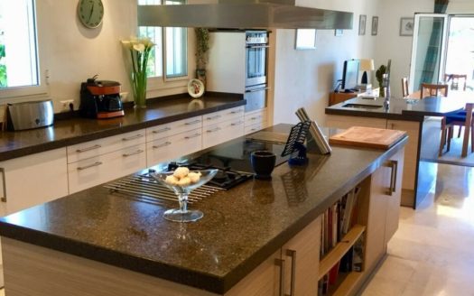 Villa de 5 dormitorios en El Paraiso