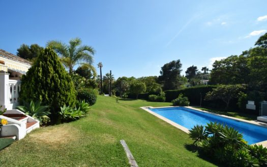 Villa de 3 dormitorios en Nueva Andalucia