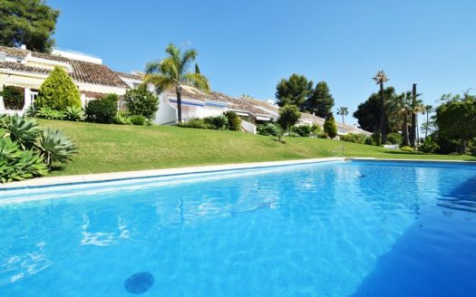 Villa de 3 dormitorios en Nueva Andalucia