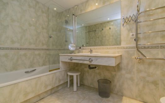 3 bedrooms Apartment in Bahia de Marbella