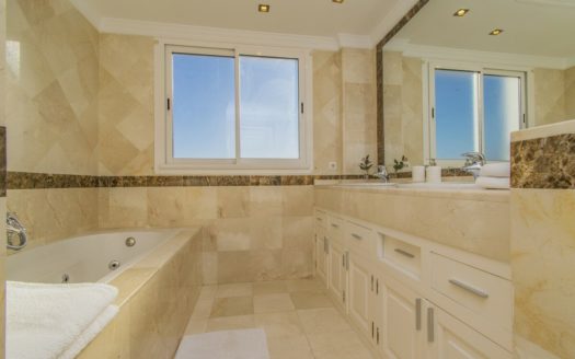 3 bedrooms Villa in Benahavis