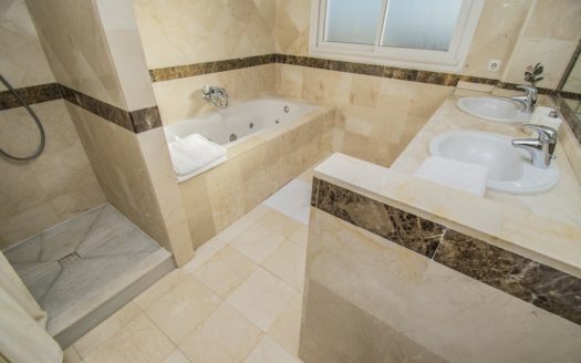 3 bedrooms Villa in Benahavis