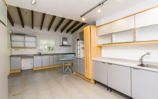 Villa de 7 dormitorios en Nueva Andalucia