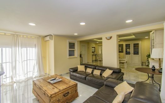 Villa de 4 dormitorios en Nueva Andalucia