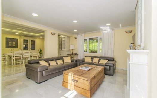 Villa de 4 dormitorios en Nueva Andalucia