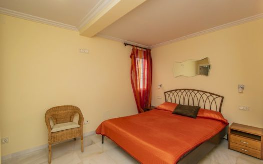 Villa de 4 dormitorios en Nueva Andalucia