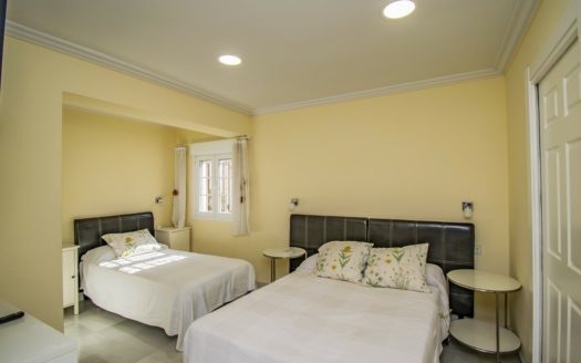 Villa de 4 dormitorios en Nueva Andalucia