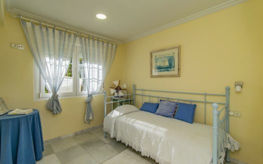 Villa de 4 dormitorios en Nueva Andalucia