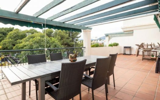Apartamento de 2 dormitorios en Nueva Andalucia