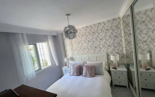 Apartamento de 2 dormitorios en Nueva Andalucia