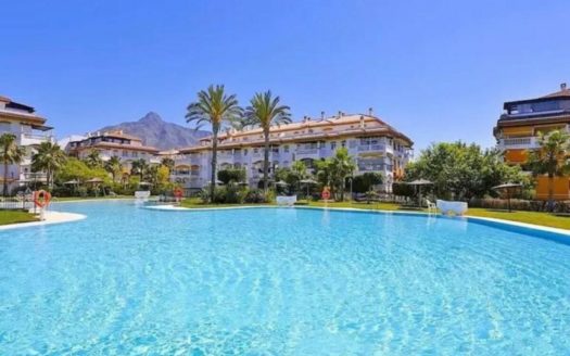 Apartamento de 2 dormitorios en Nueva Andalucia