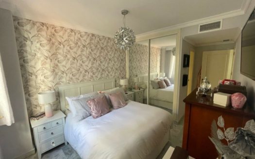 Apartamento de 2 dormitorios en Nueva Andalucia