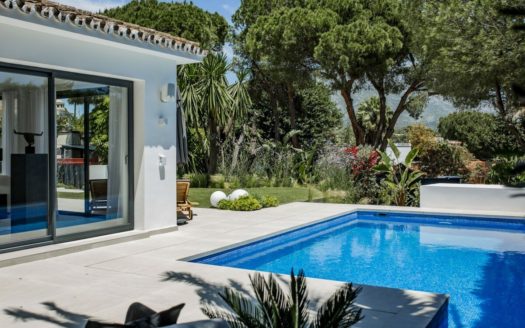 Villa de 4 dormitorios en Nueva Andalucia