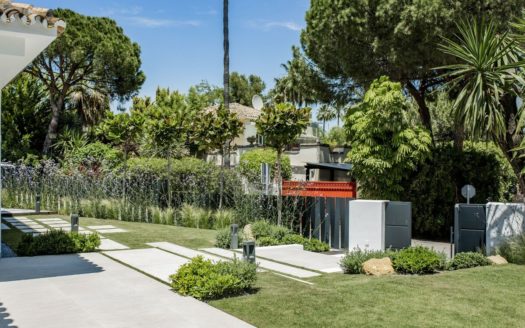 Villa de 4 dormitorios en Nueva Andalucia