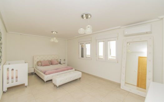 Apartamento de 3 dormitorios en Nueva Andalucia