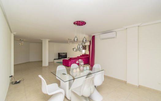 Apartamento de 3 dormitorios en Nueva Andalucia