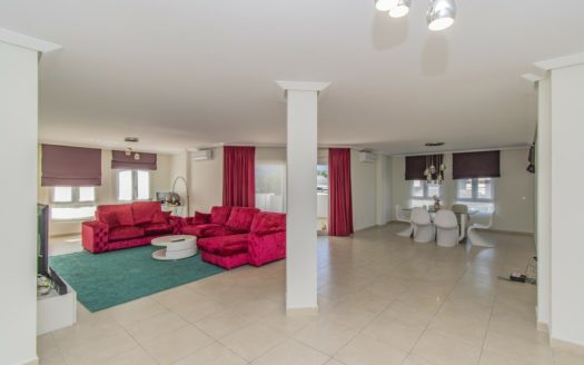Apartamento de 3 dormitorios en Nueva Andalucia