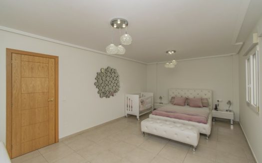 Apartamento de 3 dormitorios en Nueva Andalucia