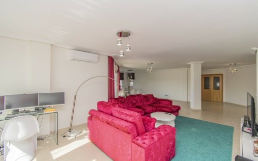 Apartamento de 3 dormitorios en Nueva Andalucia