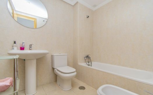 Apartamento de 3 dormitorios en Nueva Andalucia