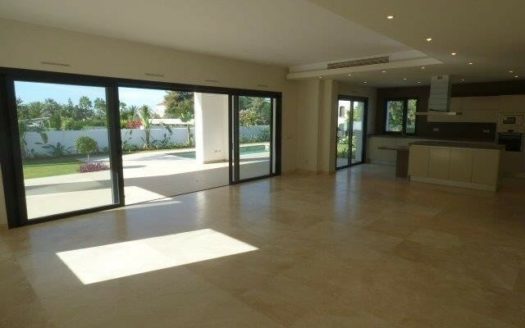 Villa de 5 dormitorios en Nueva Milla de Oro