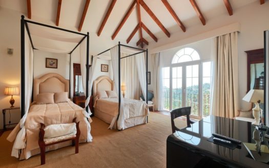 5 bedrooms Villa in Benahavis