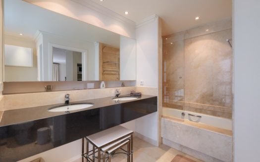 5 bedrooms Villa in Benahavis