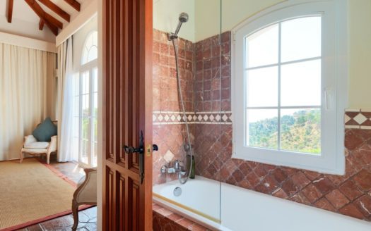 5 bedrooms Villa in Benahavis