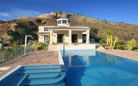 6 bedrooms Villa in Benahavis