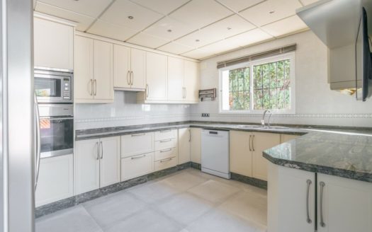 7 bedrooms Villa in Nueva Andalucia