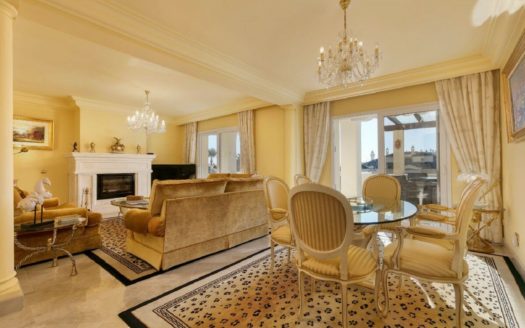 3 bedrooms Penthouse in Nueva Andalucia