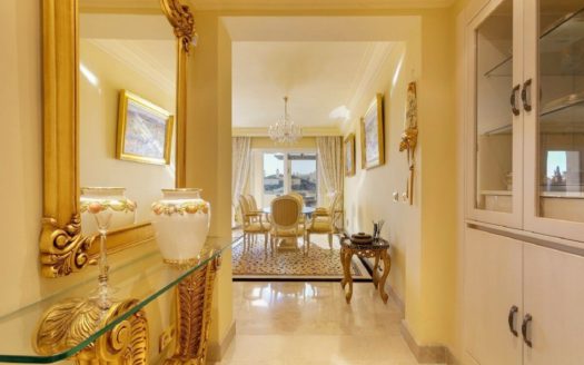 3 bedrooms Penthouse in Nueva Andalucia