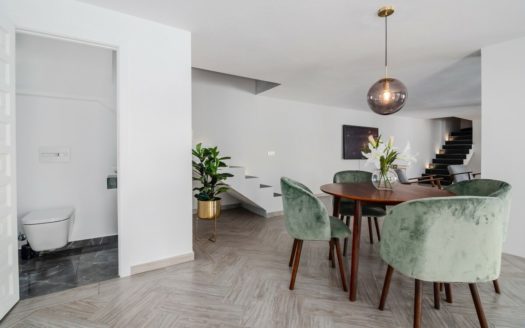 Ático de 2 dormitorios en  Benahavis