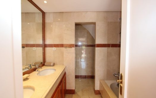 Ático de 3 dormitorios en Nueva Milla de Oro