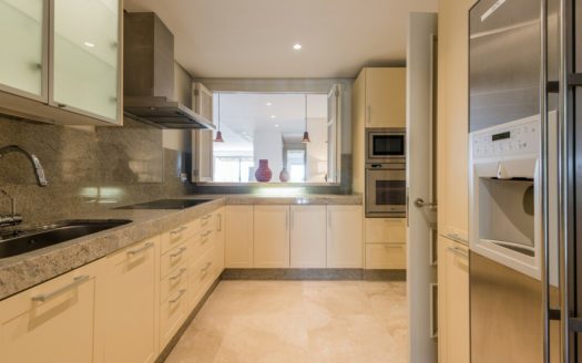 Ático de 3 dormitorios en Bahia de Marbella
