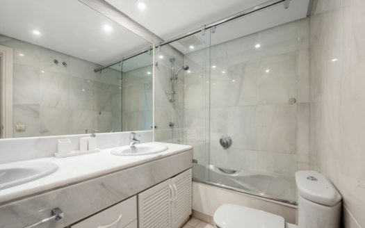 3 bedrooms Apartment in Nueva Andalucia