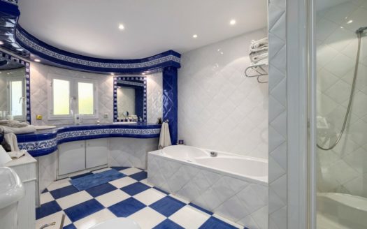 Villa de 3 dormitorios en Milla de Oro