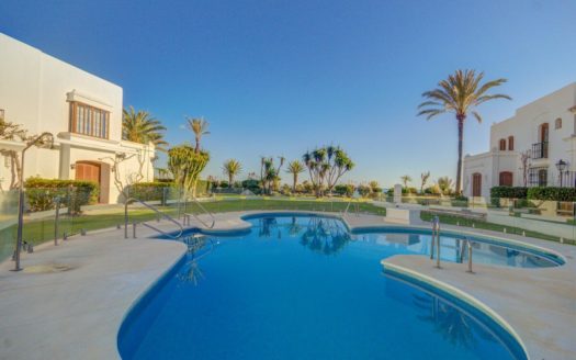 Adosado de 2 dormitorios en Nueva Milla de Oro