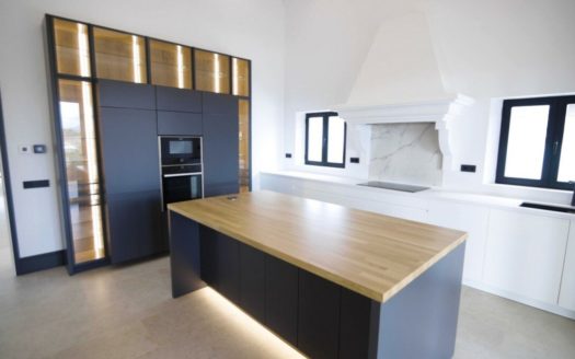 Villa de 5 dormitorios en Nueva Milla de Oro