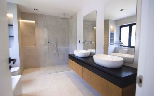 Villa de 5 dormitorios en Nueva Milla de Oro