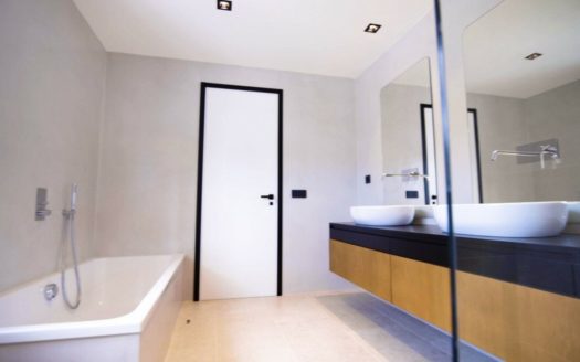 Villa de 5 dormitorios en Nueva Milla de Oro